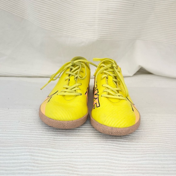 Nike Youth Mercurial Vapor 15 Club IC Soccer Shoes Yellow Strike - Picture 3 of 13